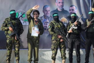 Hamás libera rehenes israelíes: Drama familiar y reacciones conmovedoras