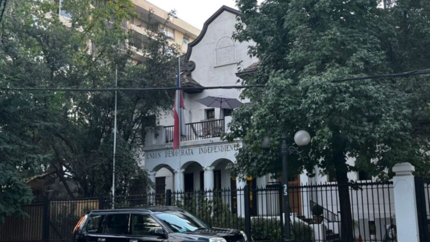 Intento de robo en sede UDI en Providencia: individuo huye sin botín