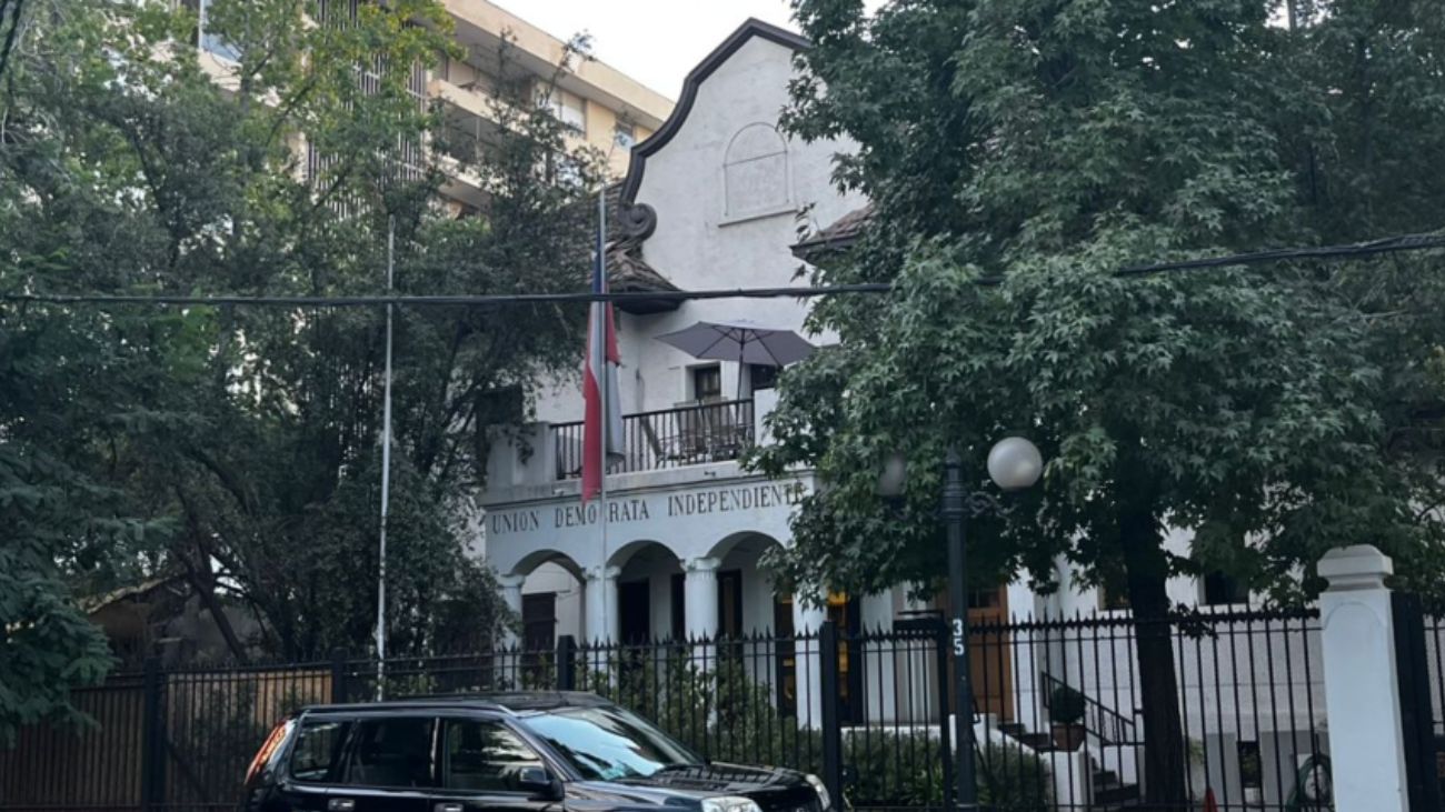 Intento de robo en sede UDI en Providencia: individuo huye sin botín