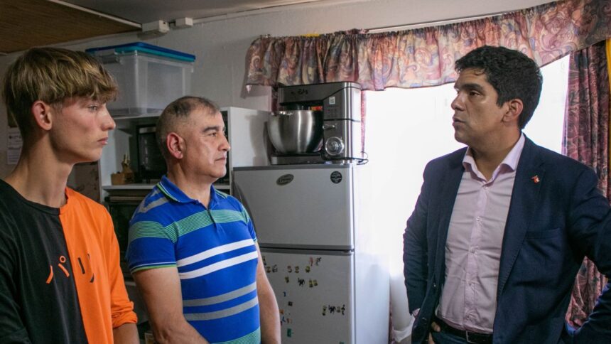 Joven ucraniano de San Pedro de la Paz recibe residencia temporal