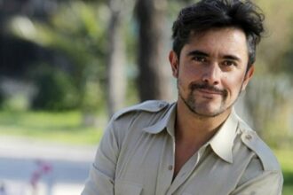 Actor chileno asaltado recibe ayuda de venezolanos en acción comunitaria