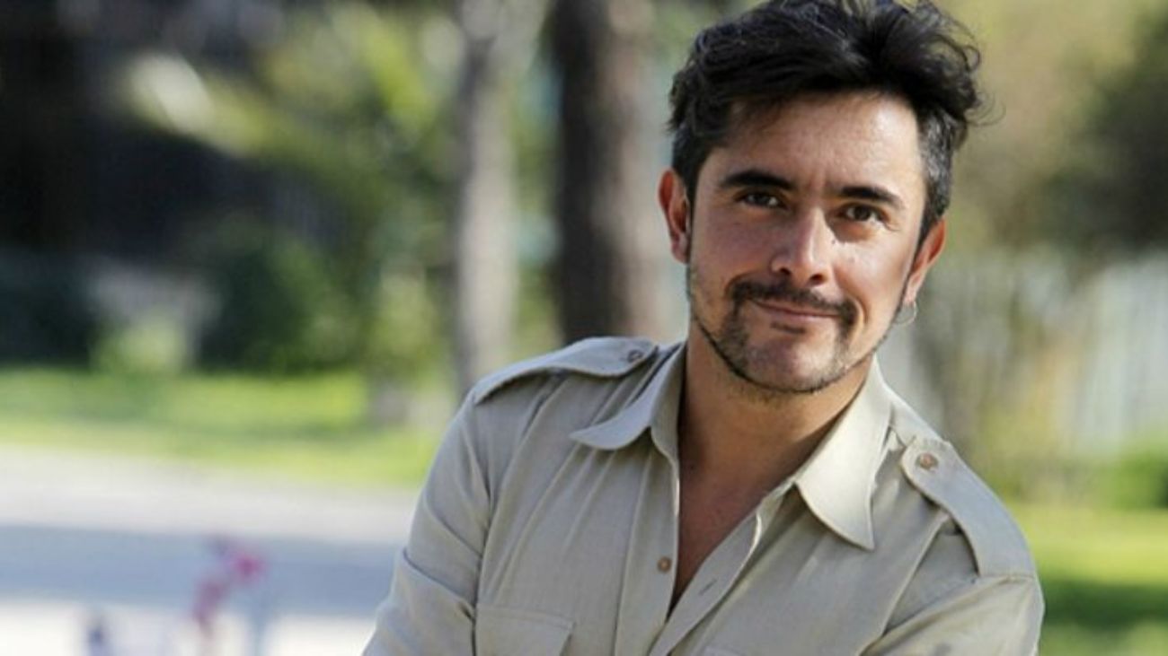 Actor chileno asaltado recibe ayuda de venezolanos en acción comunitaria Actor chileno asaltado recibe ayuda de venezolanos en acción comunitaria