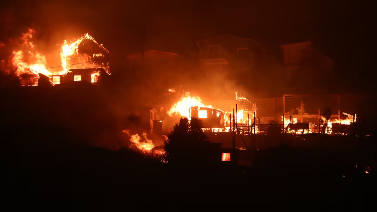 Informan negligencias en respuesta al Megaincendio de Valparaíso con 136 víctimas Informan negligencias en respuesta al Megaincendio de Valparaíso con 136 víctimas