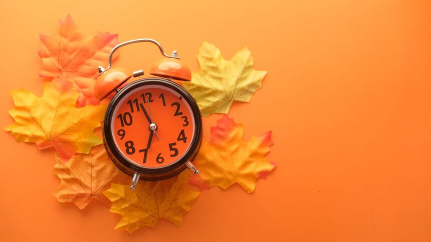 Chile se prepara para cambio horario de invierno el 5 de abril