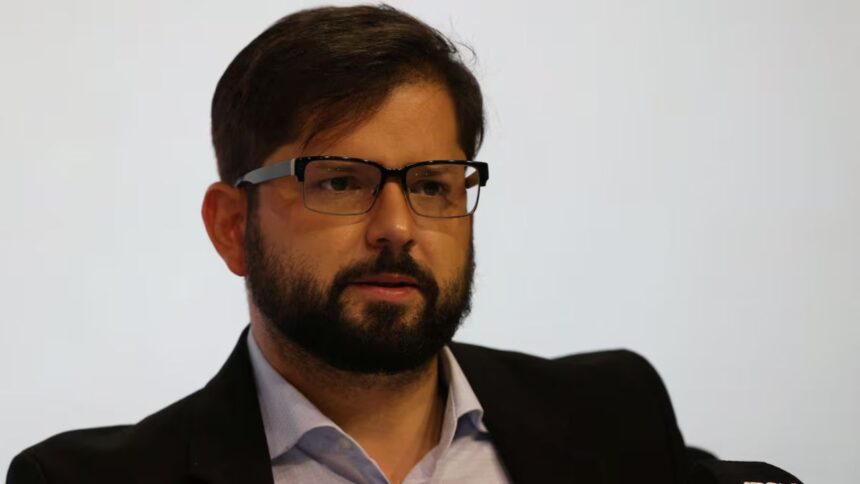 Gabriel Boric: acusaciones de fraude y dictadura en Venezuela