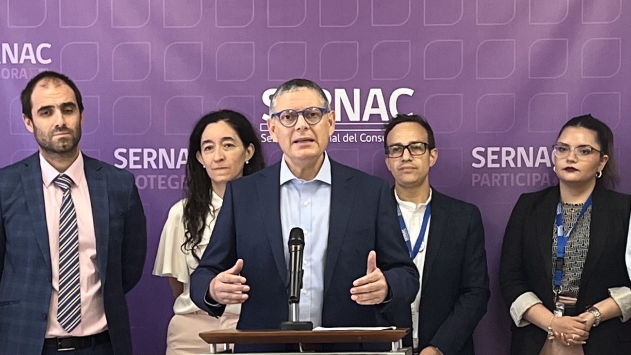 Acuerdo Enel-Sernac: Compensaciones por cortes de luz beneficiarán a 800 mil hogares Acuerdo Enel-Sernac: Compensaciones por cortes de luz beneficiarán a 800 mil hogares