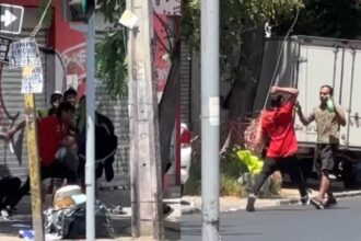 Pelea por estacionamiento en barrio Franklin de Santiago preocupa a vecinos