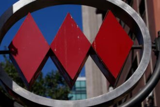 Interrupción en Línea 2 del Metro de Santiago por persona en vía