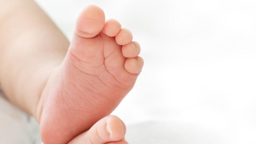 Indemnización millonaria por negligencia médica en parto provoca daños motrices