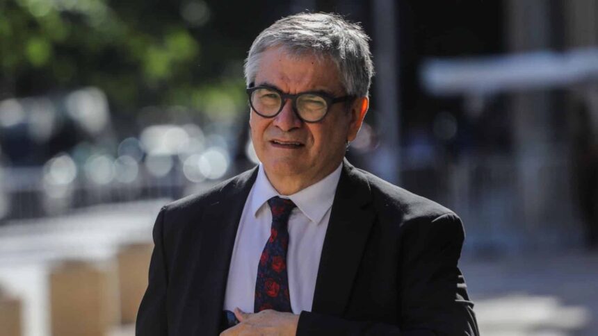 Ministro de Hacienda considera rebaja del impuesto a empresas