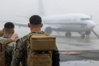 Comienzan vuelos de EE. UU. con migrantes a Guantánamo: críticas internacionales crecen