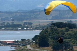 Hombre grave tras caer en parapente en cerro Mariposa de Temuco
