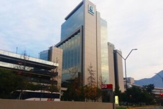 Escándalo por filtración de ficha médica de empresario chileno desata investigación