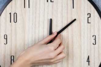 Chile se prepara para ajustar relojes al horario de invierno