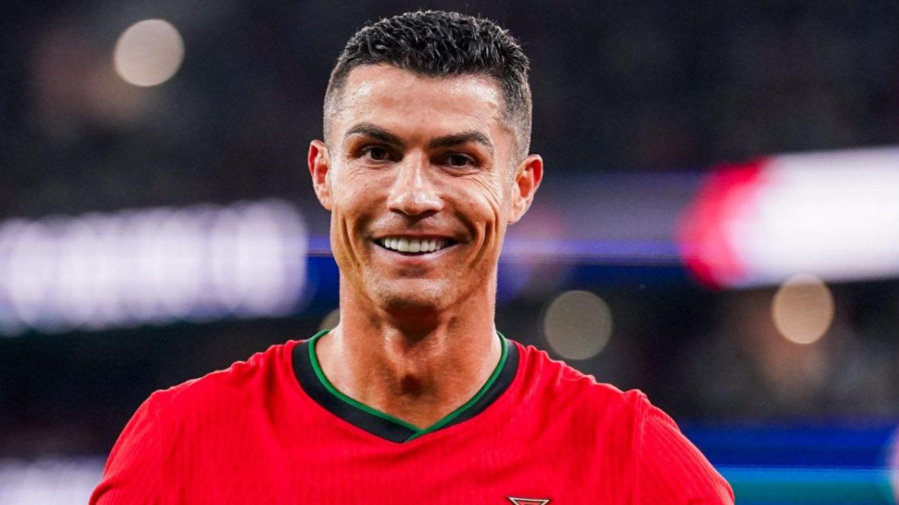 Cristiano Ronaldo: Enfocado en Su Leyenda y los 1000 Goles Cristiano Ronaldo: Enfocado en Su Leyenda y los 1000 Goles