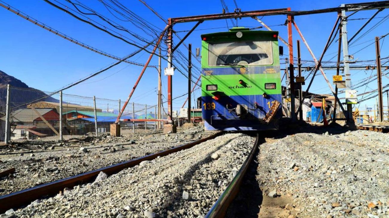 Solución antiadherente revoluciona transporte de mineral húmedo - Reducción del 99% en material adherido Solución antiadherente revoluciona transporte de mineral húmedo - Reducción del 99% en material adherido