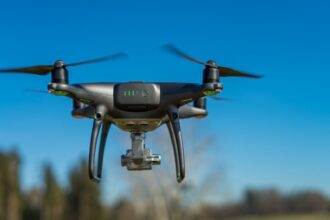 ¿Qué derechos tienes sobre tu propiedad cuando un dron sobrevuela?