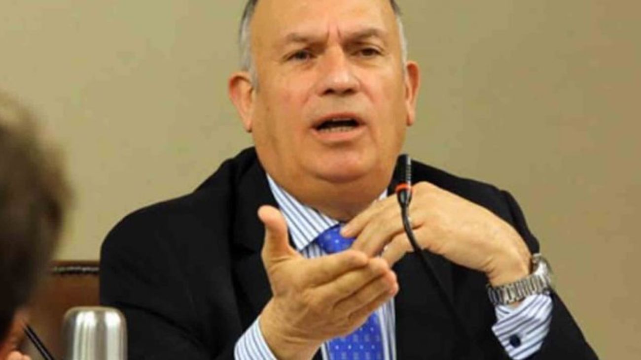 Desinformación en la política: El peligro de compartir información falsa Desinformación en la política: El peligro de compartir información falsa