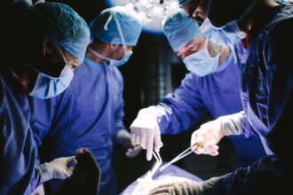 Fallas en hospitales de Santiago no afectan intervenciones quirúrgicas, confirma Minsal