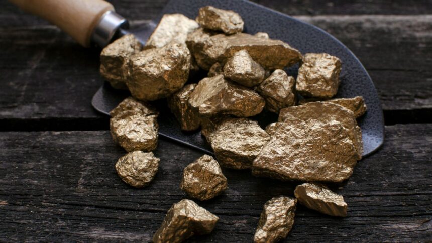 El precio del oro alcanzaría un récord de $3,000 por onza en los próximos meses