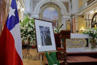 Polémica por ausencia del Gobierno en conmemoración de Sebastián Piñera