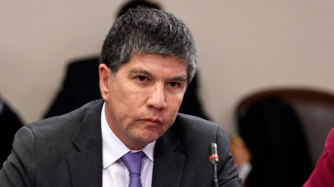 Manuel Monsalve se niega a responder preguntas de comisión investigadora Manuel Monsalve se niega a responder preguntas de comisión investigadora