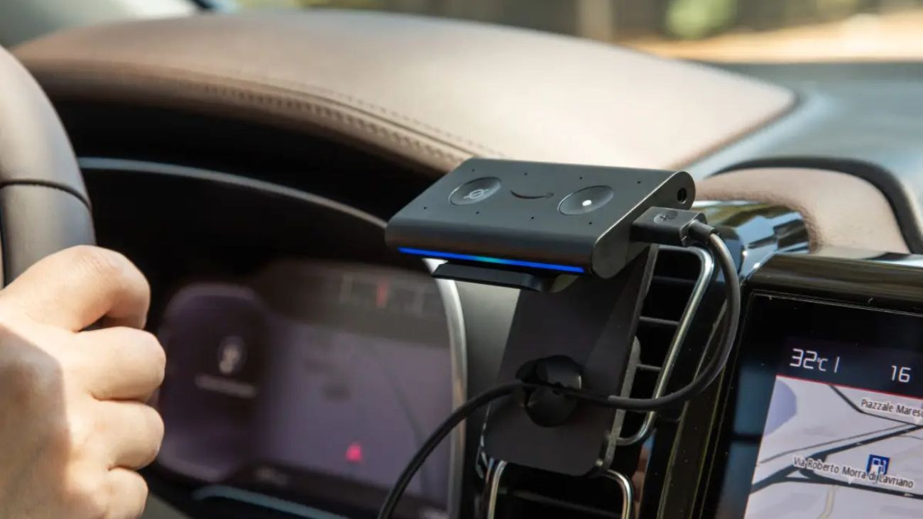 Echo Auto de Amazon: asistente inteligente para el coche con descuento Echo Auto de Amazon: asistente inteligente para el coche con descuento