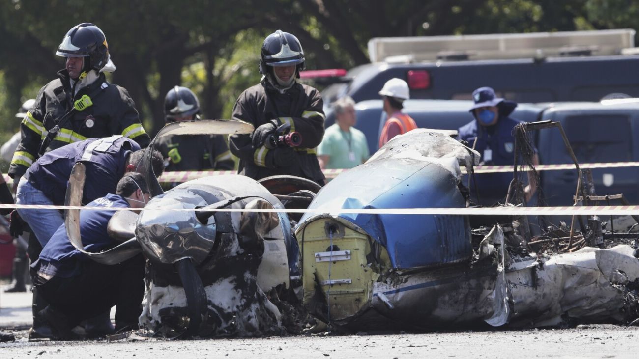 Tragedia en São Paulo: Avioneta se estrella contra autobús dejando dos muertos Tragedia en São Paulo: Avioneta se estrella contra autobús dejando dos muertos