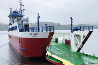 Barcaza Cullamó vuelve al servicio y potencia turismo en Corral