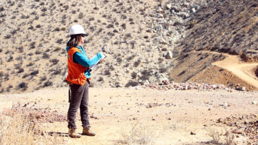 Mujer & Minería: Impulsando el liderazgo femenino en la industria minera