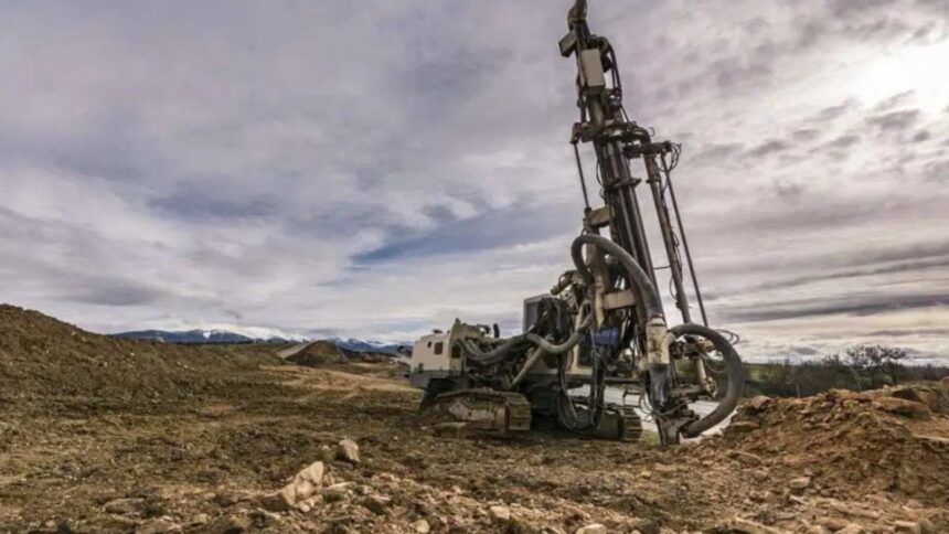 Descubrimiento de mineralización de oro de 2,4 g/t en proyecto minero Valiente