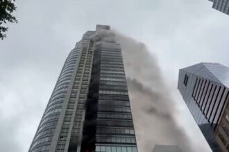 Incendio en Torre de Puerto Madero: Evacuan 100 personas y asisten a ocho