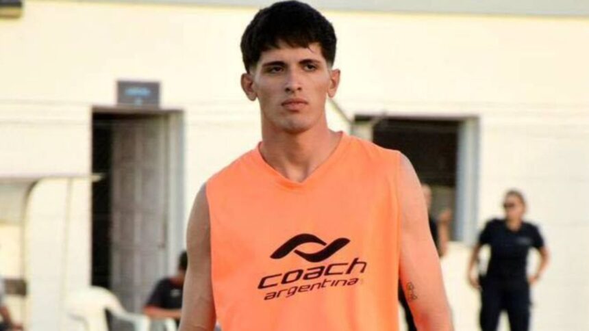 Tragedia en el fútbol argentino: jugador fallece durante partido en Alfonzo