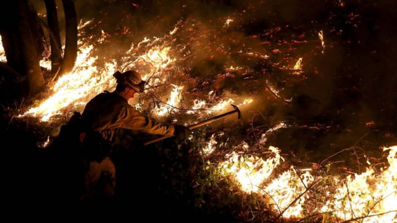 Investigación incendios Collipulli: Aviones detectan a posibles responsables intencionales Investigación incendios Collipulli: Aviones detectan a posibles responsables intencionales
