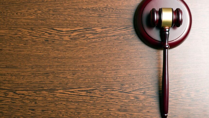 Condenado a 24 años por violar a sus hijas, uno VIH positivo