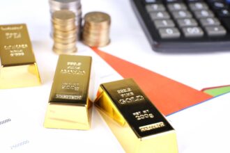 El oro alcanza los $2,942 por onza y se consolida como refugio seguro