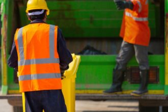 Amor en Santiago: Conductora de Transantiago se enamora de recolector de basura
