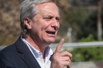 Jose Antonio Kast critica a ministro por respaldar candidatura de Bachelet