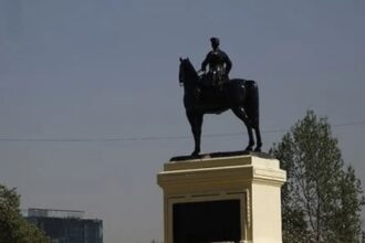 CMN aclara retiro de estatua del General Baquedano en Santiago