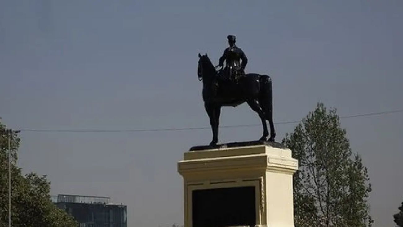 CMN aclara retiro de estatua del General Baquedano en Santiago CMN aclara retiro de estatua del General Baquedano en Santiago