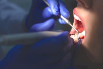 Dentista formalizado por abuso sexual: Tribunal rechaza prisión preventiva