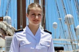 Princesa Leonor de Borbón realiza maniobras en buque escuela Elcano