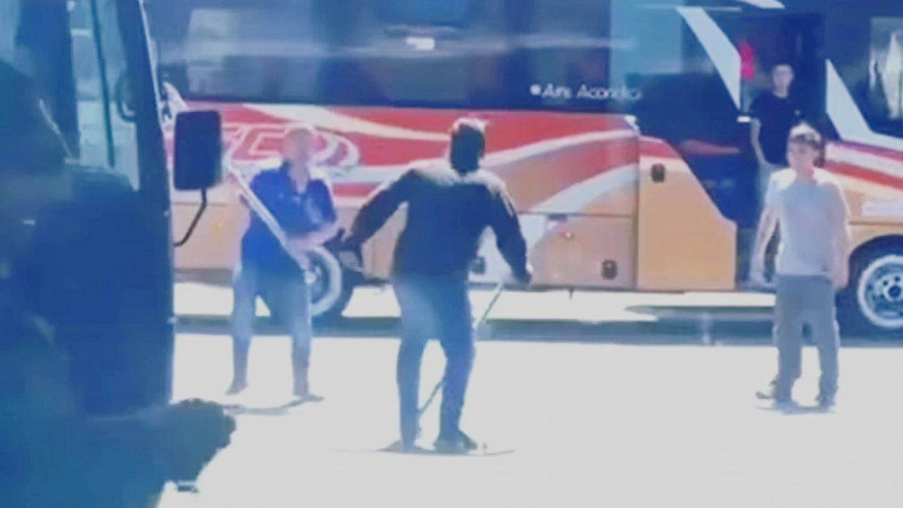 Pelea a palos en Terminal de Buses de Puerto Montt Pelea a palos en Terminal de Buses de Puerto Montt
