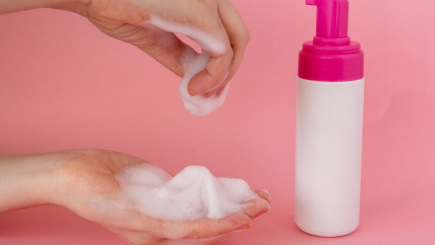 Alerta sanitaria: Retiran del mercado lotes falsificados de Mousse Capilar