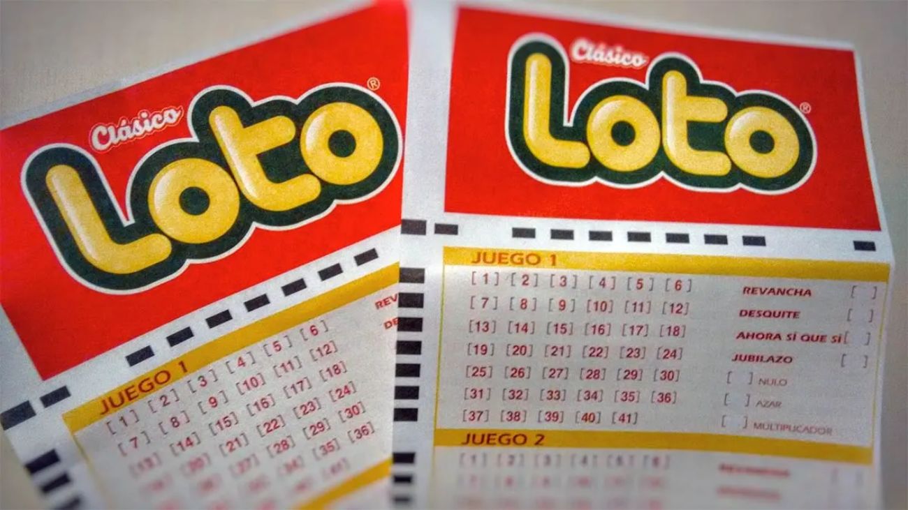 Mujer se convierte en millonaria tras 31 años jugando mismos números Mujer se convierte en millonaria tras 31 años jugando mismos números