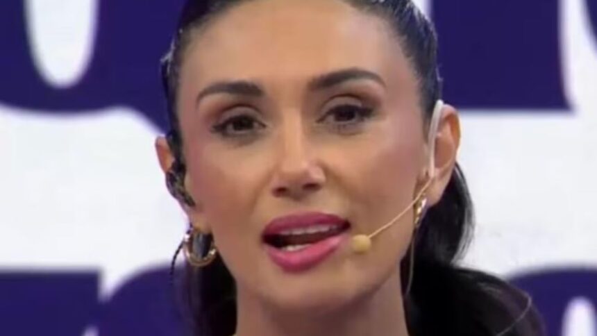 Pamela Díaz experimenta parálisis facial leve en vivo: ¡su recuperación!