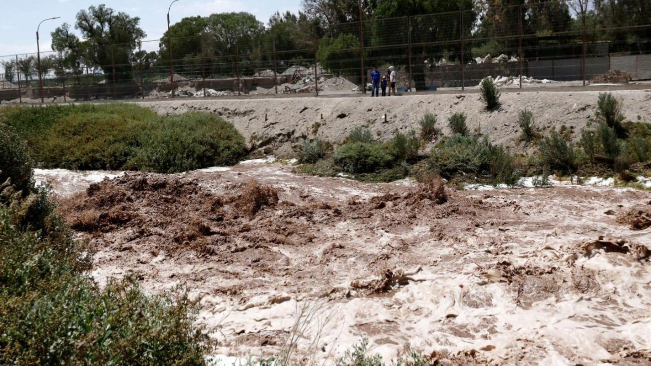 Evacuación preventiva en Calama por desborde del río Loa