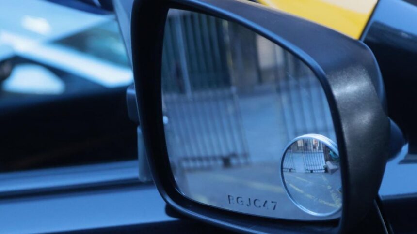 Nuevo reglamento en Chile obliga a grabar patentes de vehículos robados