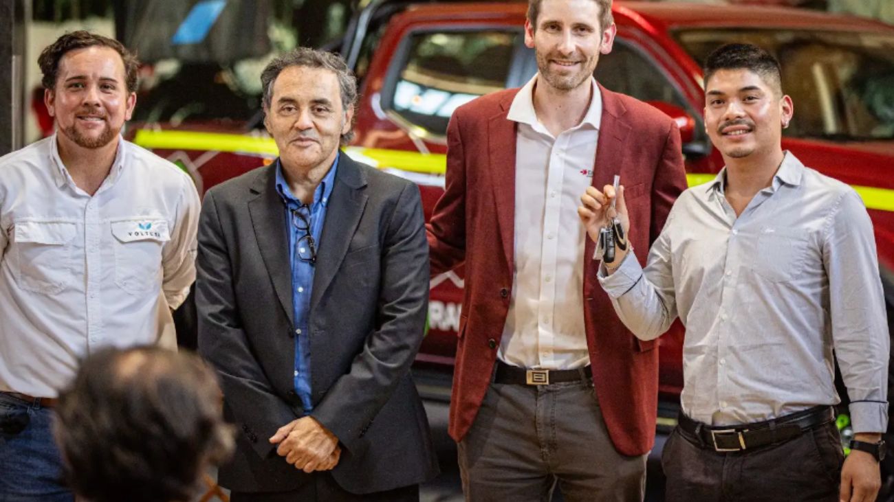 Grandleasing entrega 10 camionetas eléctricas 4×4 a Enaex para la minería sostenible Grandleasing entrega 10 camionetas eléctricas 4×4 a Enaex para la minería sostenible