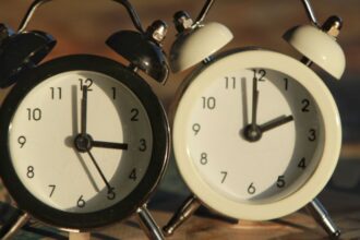 Cambio de hora en Chile: inicio del horario de invierno